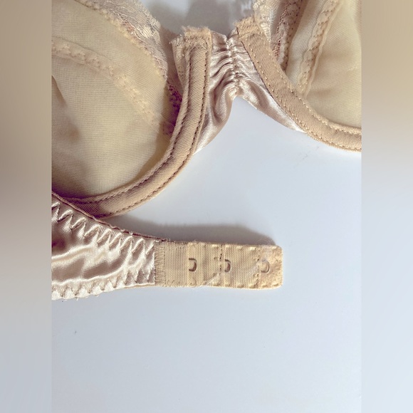 Vintage Lace and Satin Nude and Gold Bra Size XS/S - Picture 4 of 4